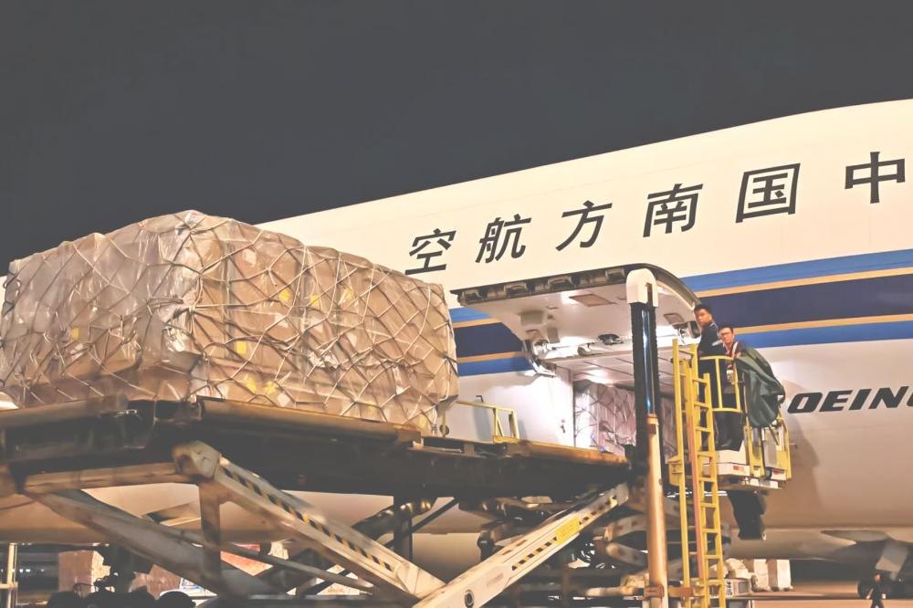 动荡下的航空货运:亚太市场成“最优解” 广州枢纽“链通全球”